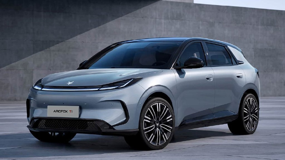 6.28万起的极狐T1，对比比亚迪海豚，优缺点如何？