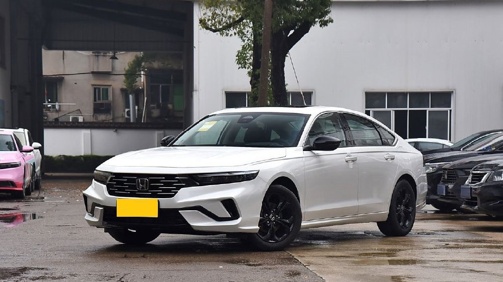 适合年轻人的合资B级车，省油耐用空间大，才15万，解读本田雅阁