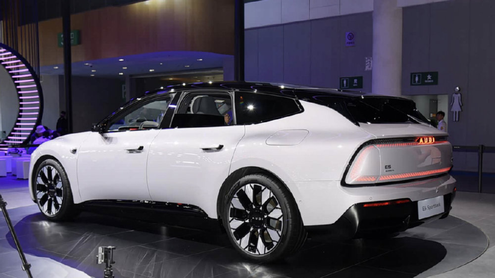 奥迪E5 Sportback售23.59万起，开始抢蔚来ET5T市场