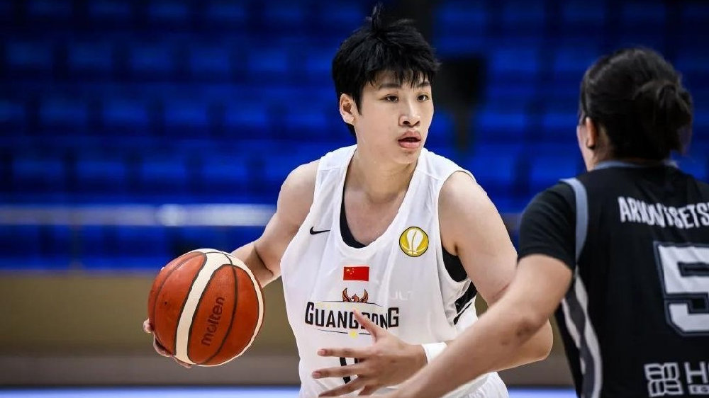 轰18+11赢球！中国女篮又一25岁1米92悍将崛起：可成李月汝绝配？