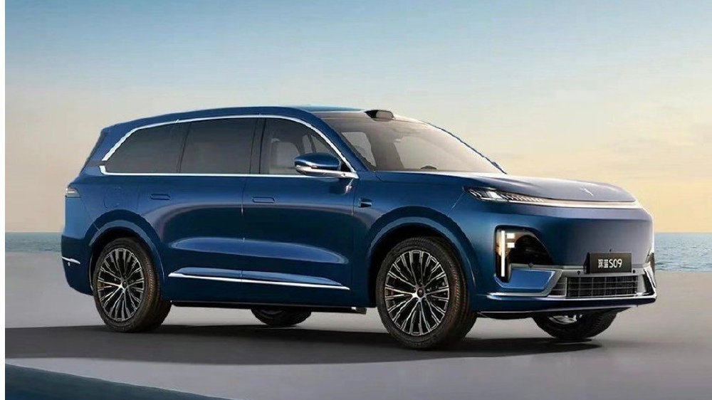 深蓝S09“加配不加价”反遭差评潮，115亿亏空难撑高端梦