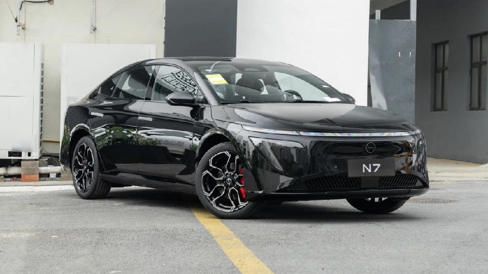 15万以内纯电家轿：东风日产N7与长安启源A06，谁更胜一筹？