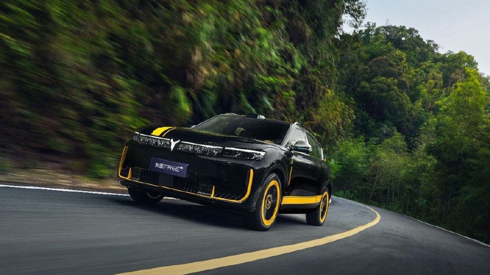 岚图FREE+运动定制版上市，树立华系SUV驾控先锋新标杆