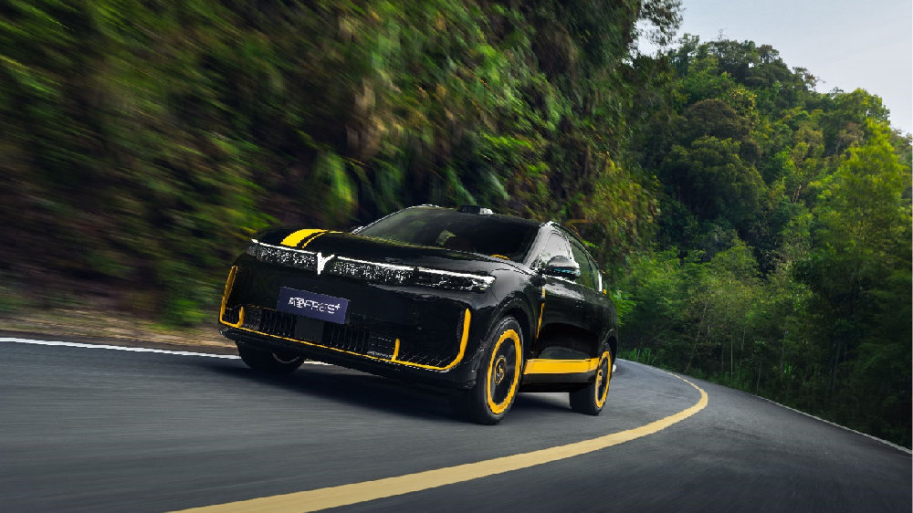 直面市场同质化 岚图FREE+运动定制版以驾控破局