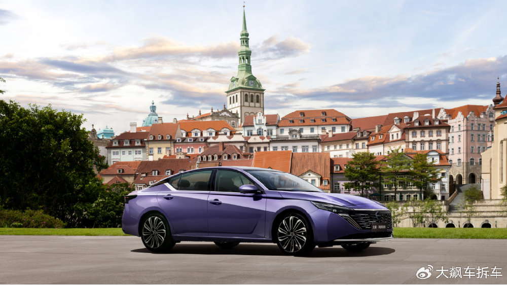 首款鸿蒙座舱燃油车天籁亮相，智能化不再是电车专属