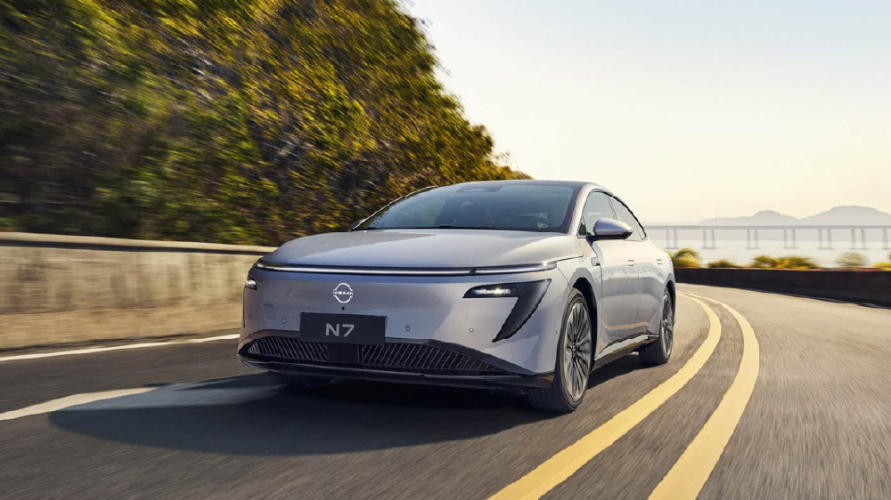 东风日产N7亮相东京车展引关注，从中国走出来的全球车有多强？