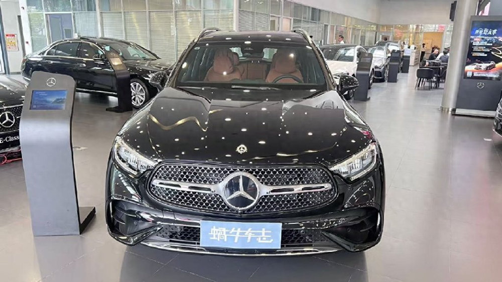 国产奔驰GLC EV明年上市，推6座版！现款GLC跌至32万 抄底or等纯电