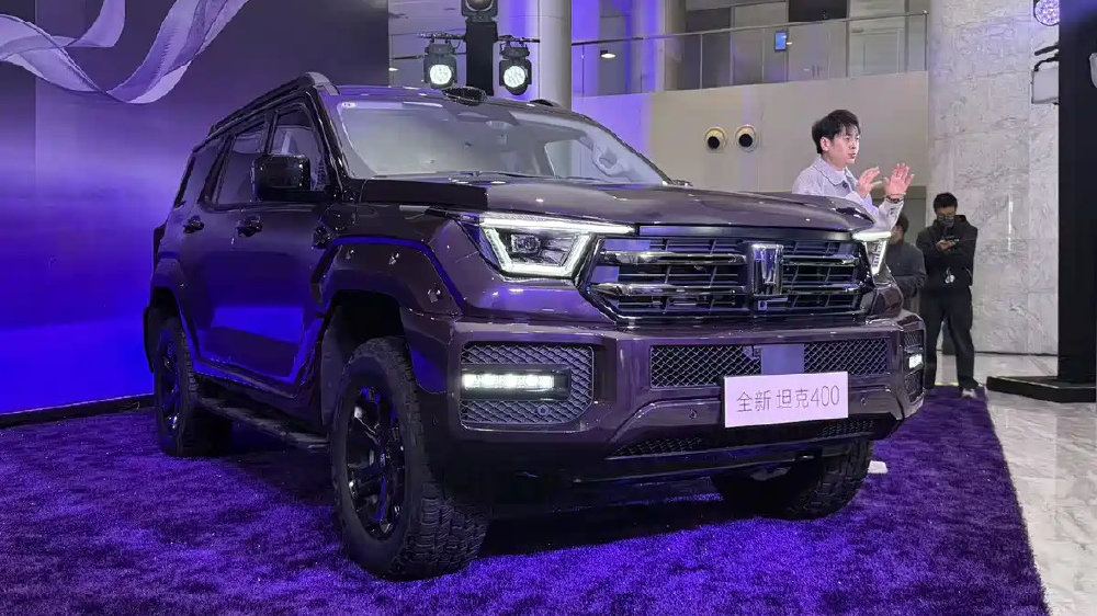 新款坦克400上市，燃油/混动双动力，智驾是看点