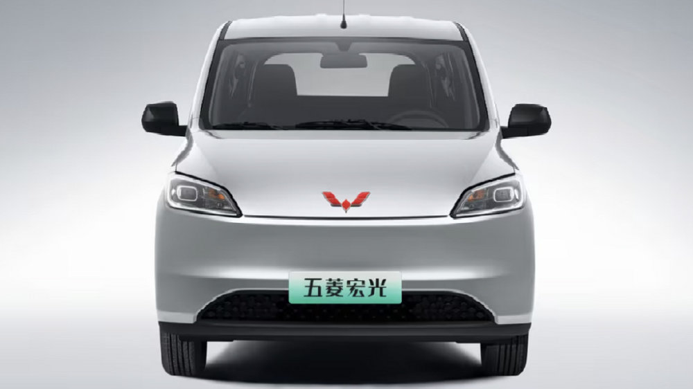 五菱宏光家族5.48万起，神车在新能源也能“游刃有余”