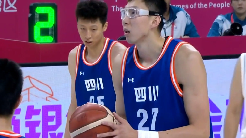 周琦胡金秋合计57分，孙铭徽17+8进四强，王少杰17分难掩失利