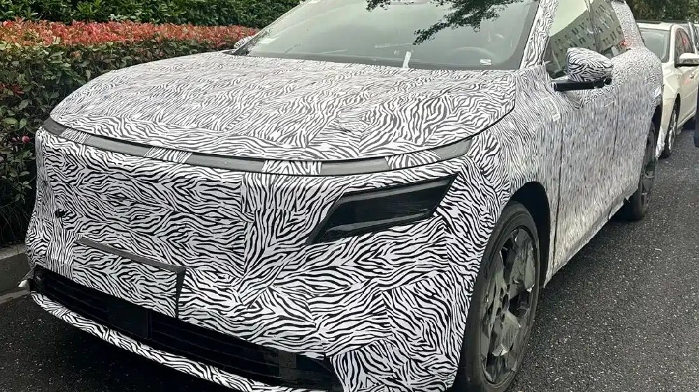 不止N7/N6，日产N8也要来了，内饰似理想，或为中大型SUV