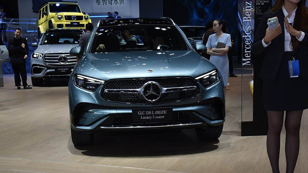 奔驰GLC：终端降价12万，10月销量却环比下滑42.3%，问题出在哪？