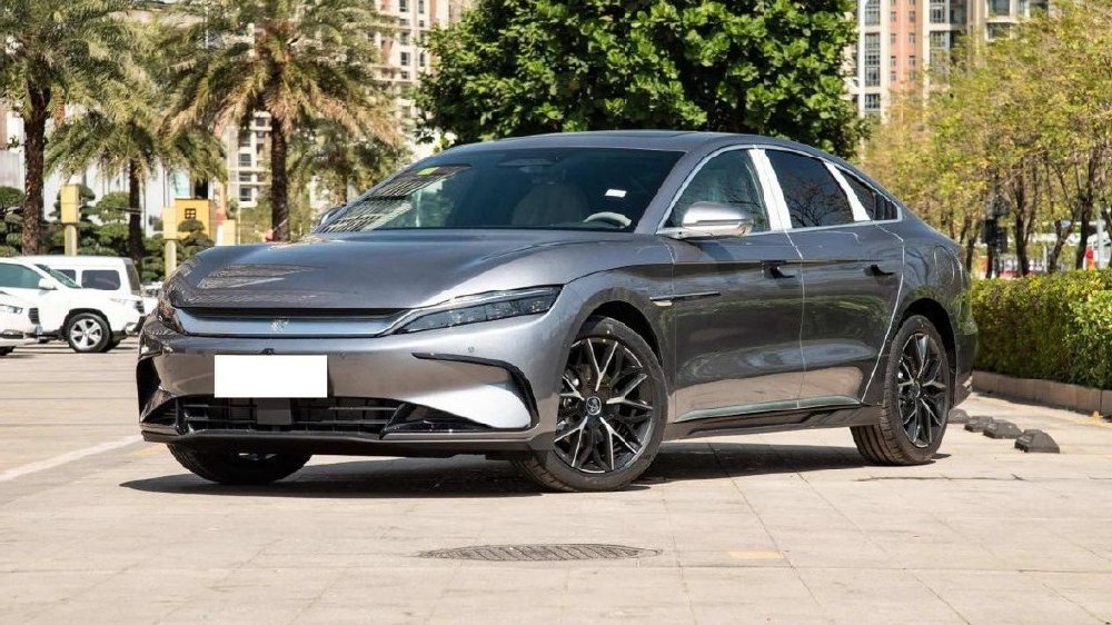 颜值变帅了！轩逸国内外齐换代，双12.3英寸屏能落地鸿蒙座舱吗？