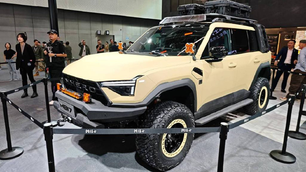 猛士M817 Hero版30.19万上市：硬核安全+无限改装