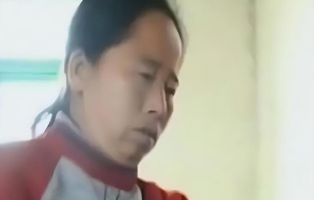 1995年，吉林农妇好心救毒蛇，多次放生却赖着不走，一养就是12年休闲区蓝鸢梦想 - Www.slyday.coM