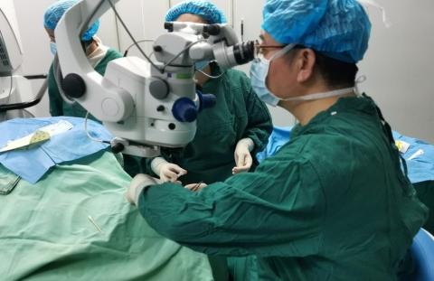 眼角膜手术 0033-kmeeius4785774.jpg