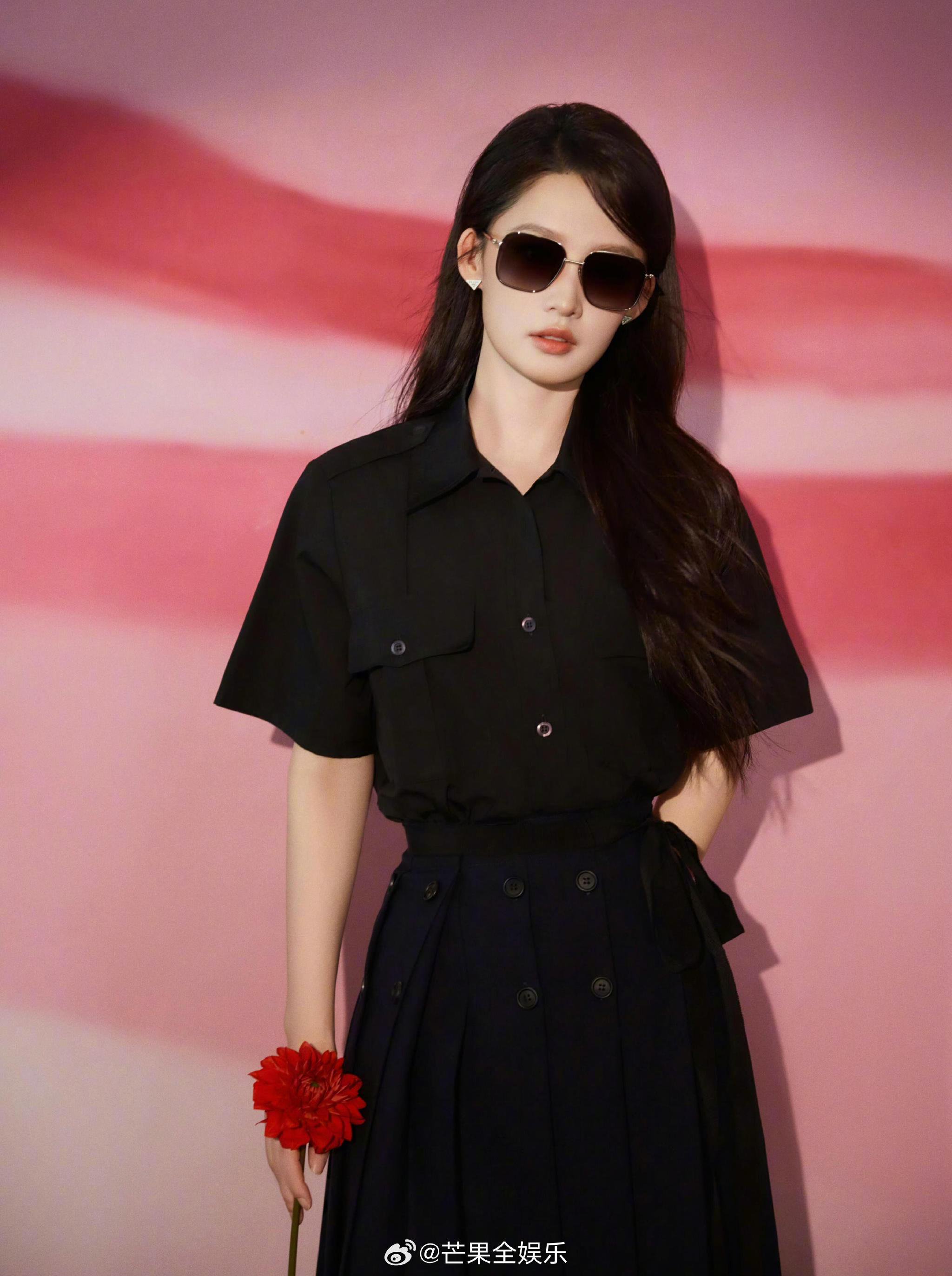 李沁陈昊宇同框Prada活动，诠释高级感双风格