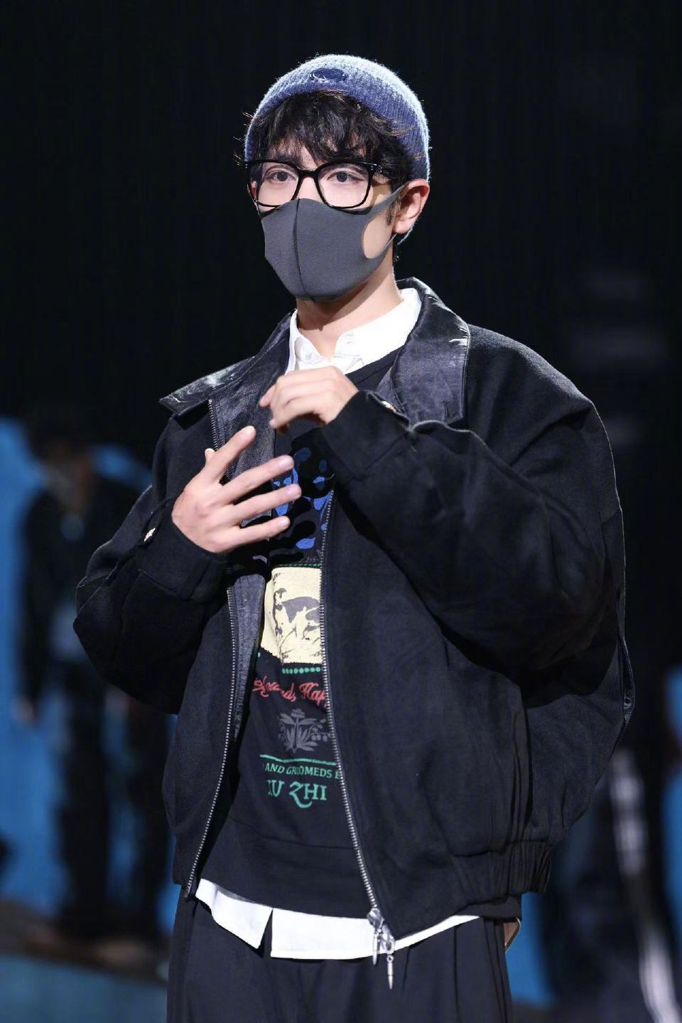 肖战东方卫视跨年晚会彩排图曝光