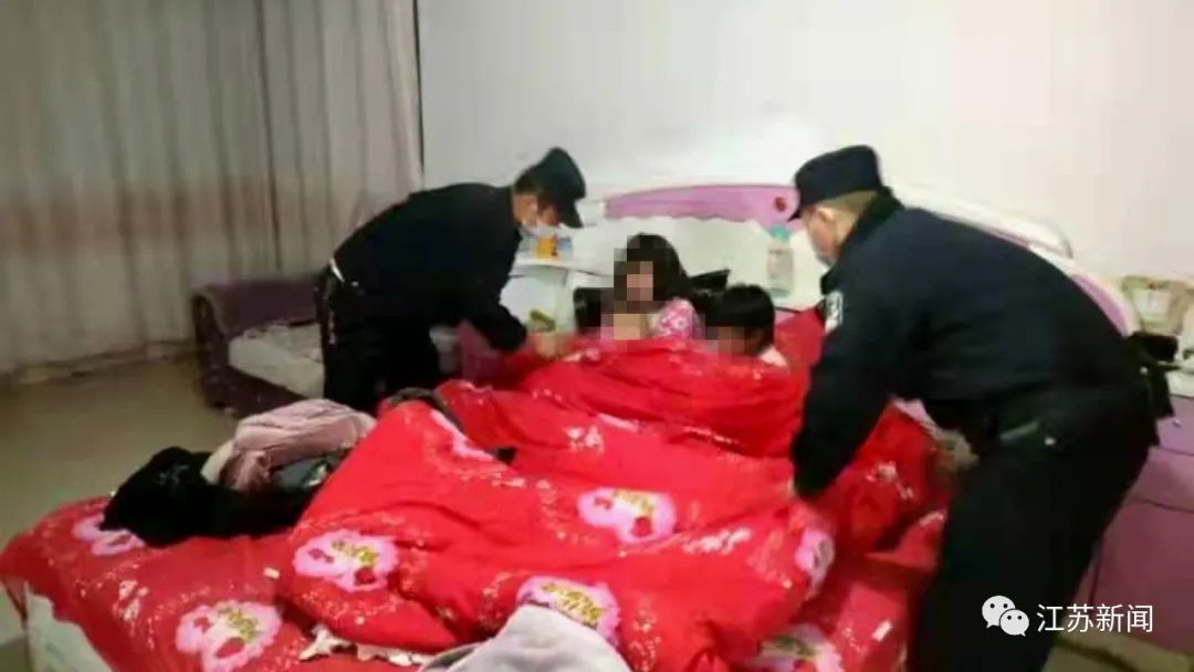 给1岁弟弟冲奶粉、给6岁姐姐教功课……出个警不料变身“奶爸”!休闲区蓝鸢梦想 - Www.slyday.coM 给1岁弟弟冲奶粉、给6岁姐姐教功课……出个警不料变身“奶爸”!休闲区蓝鸢梦想 - Www.slyday.coM