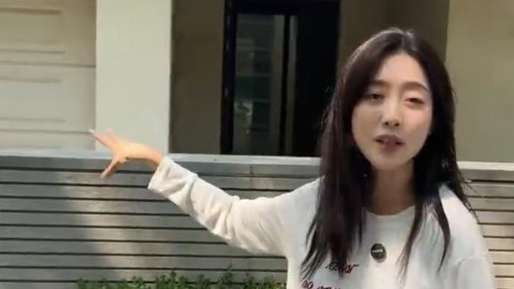 演员王梓薇买别墅，网友：十八线都能买别墅？