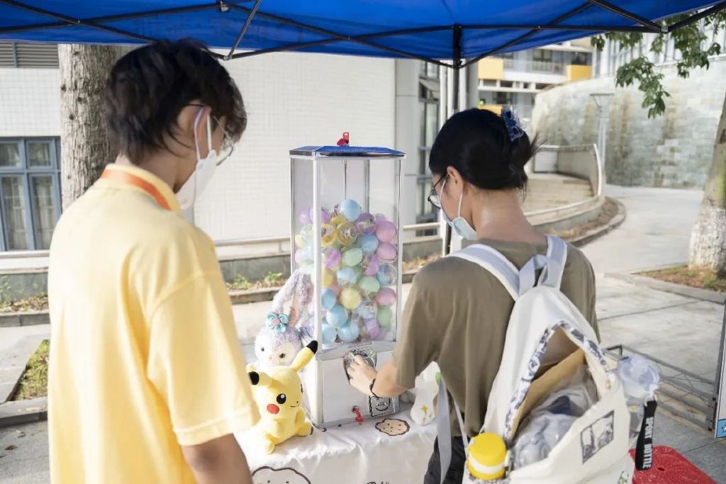 派月饼、送酸奶、还有空中阅览室……这些大学就在广州!休闲区蓝鸢梦想 - Www.slyday.coM 派月饼、送酸奶、还有空中阅览室……这些大学就在广州!休闲区蓝鸢梦想 - Www.slyday.coM