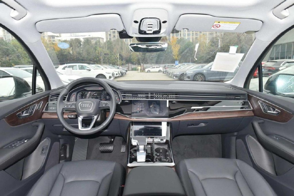 60万级的中大型SUV,奥迪Q7对比蔚来ES8,究竟如何选?5 60万级的中大型SUV,奥迪Q7对比蔚来ES8,究竟如何选?