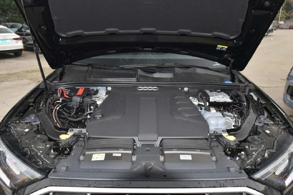 60万级的中大型SUV,奥迪Q7对比蔚来ES8,究竟如何选?13 60万级的中大型SUV,奥迪Q7对比蔚来ES8,究竟如何选?