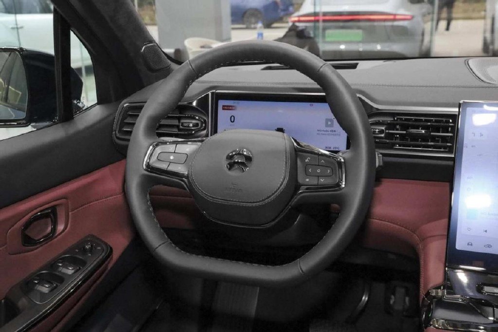 60万级的中大型SUV,奥迪Q7对比蔚来ES8,究竟如何选?10 60万级的中大型SUV,奥迪Q7对比蔚来ES8,究竟如何选?