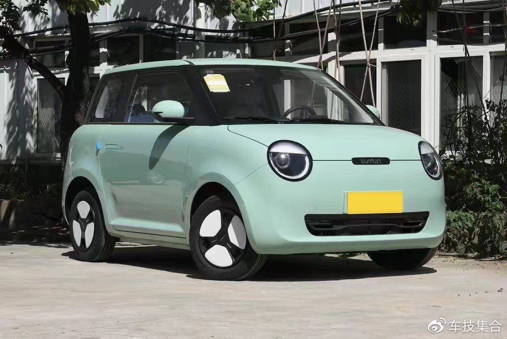 适合代步的纯电微型车,外观可爱,最高续航301km,实拍长安Lumin