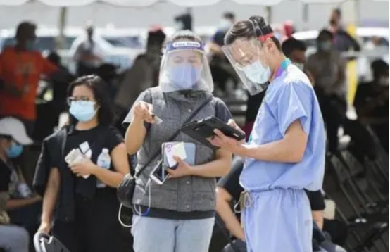 不把人命当回事？疫情失控之际，<a href=