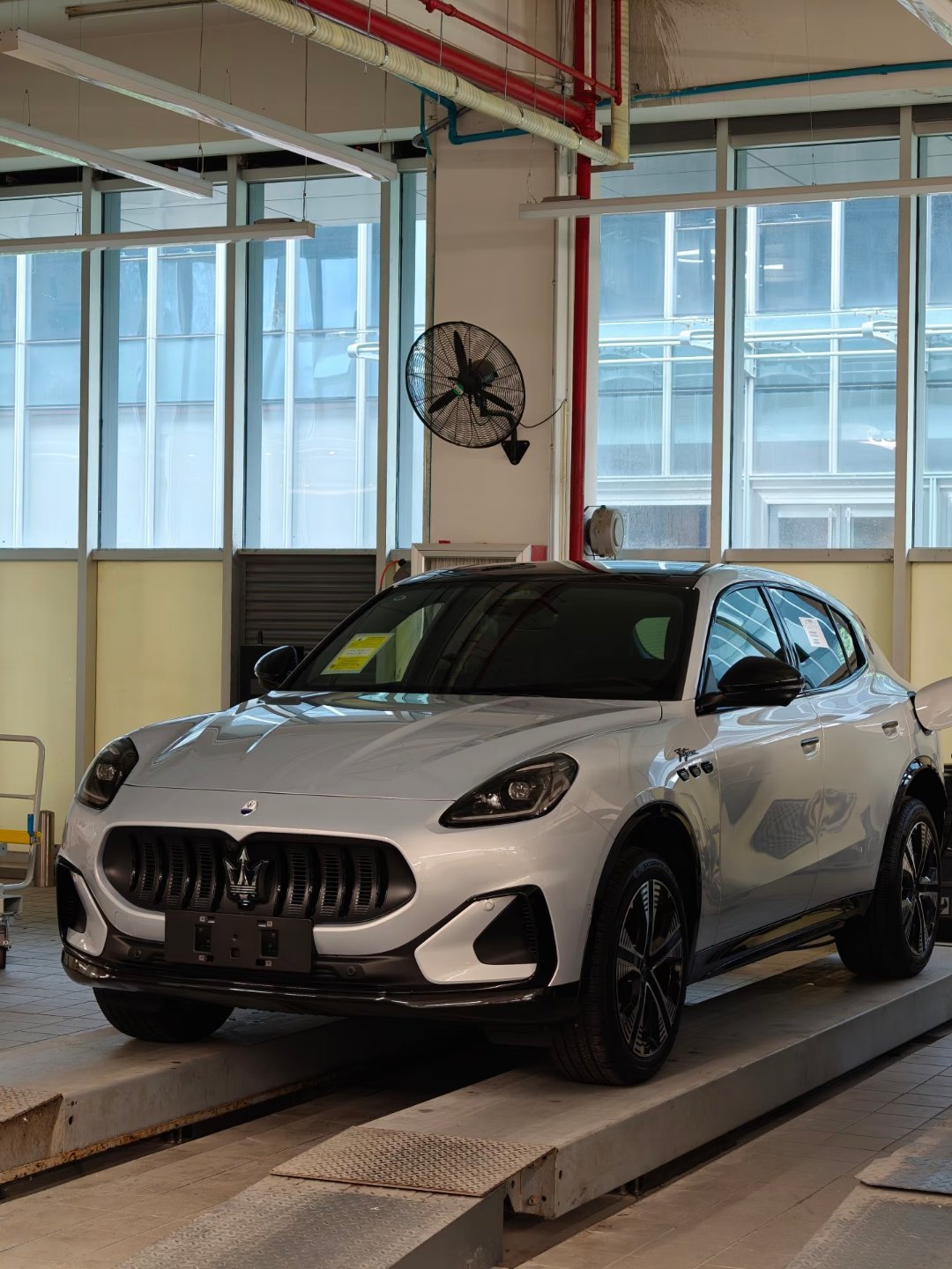 玛莎拉蒂Grecale Folgore指导价89.88万成交价35.88万