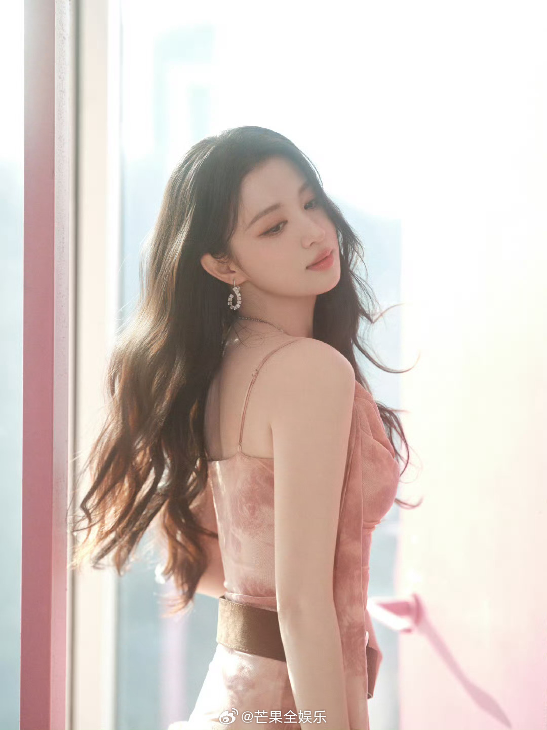 王楚然现场切换本音自嘲夹冒烟了