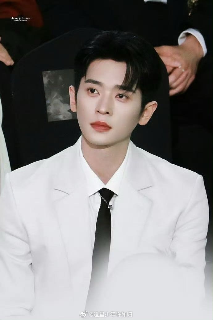 丞磊王影璐星光大赏同框引合作期待