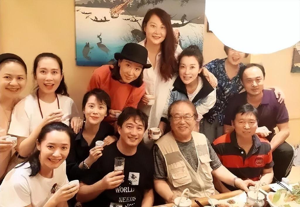 表面是演员，实际是大学老师的6位明星，他们的学生占半个娱乐圈休闲区蓝鸢梦想 - Www.slyday.coM