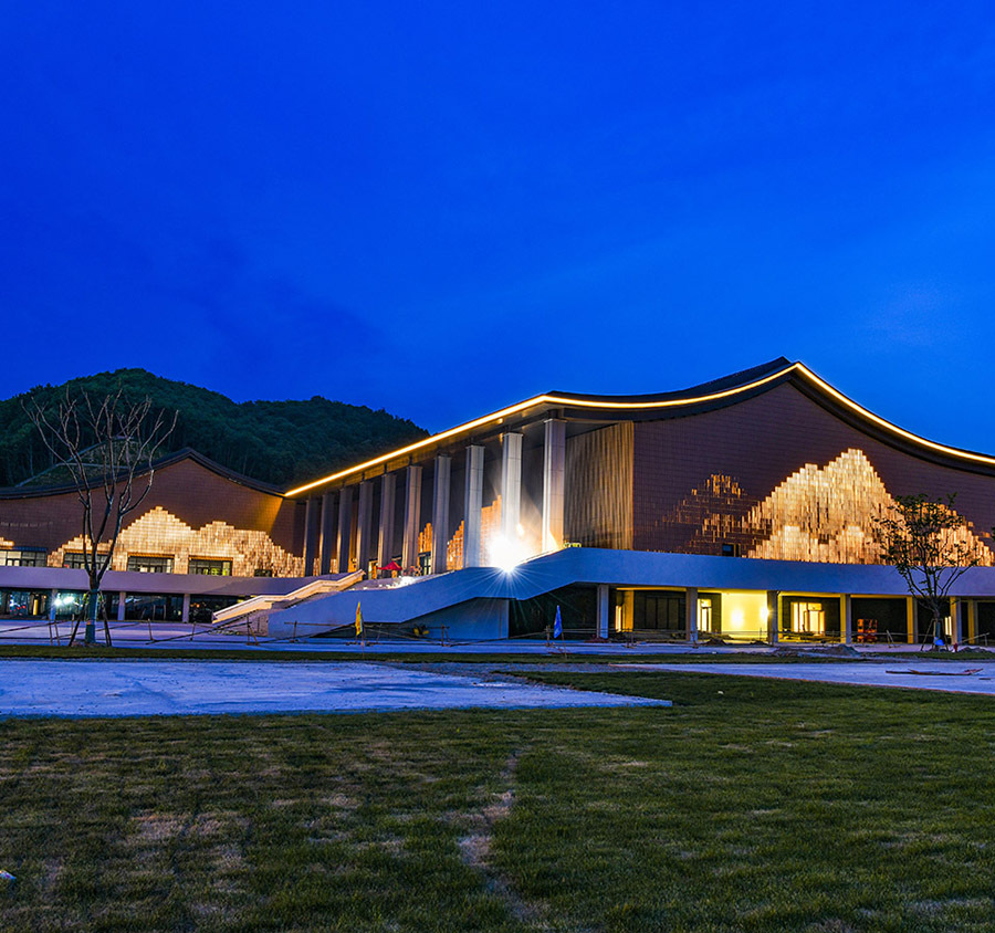 紧急公告：芜湖银湖小区西门一条街服务指南｜2025年实用生活全解析