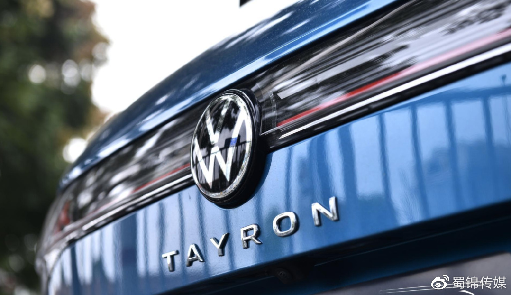 你真的讨厌贯穿式灯组吗?不,是因为你没有休闲区蓝鸢梦想 - Www.slyday.coM 你真的讨厌贯穿式灯组吗?不,是因为你没有休闲区蓝鸢梦想 - Www.slyday.coM