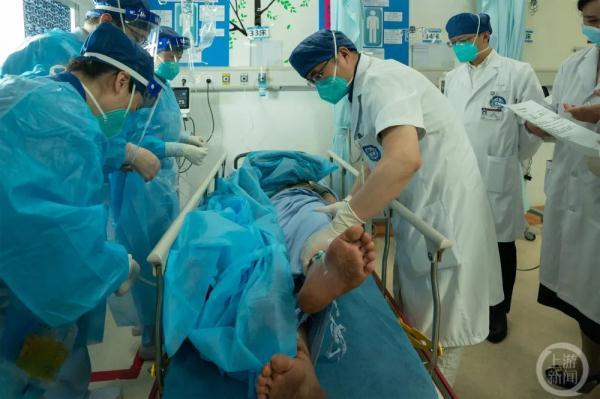 母亲讲述甘宇失联17天后获救过程:我们一直没有放弃休闲区蓝鸢梦想 - Www.slyday.coM 母亲讲述甘宇失联17天后获救过程:我们一直没有放弃休闲区蓝鸢梦想 - Www.slyday.coM