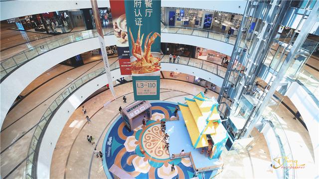 来到重庆的零公里之地朝天门，我却躲进来福士这个超级城市综合体