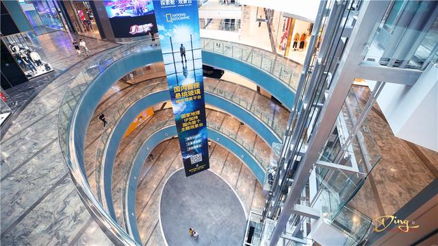 来到重庆的零公里之地朝天门，我却躲进来福士这个超级城市综合体