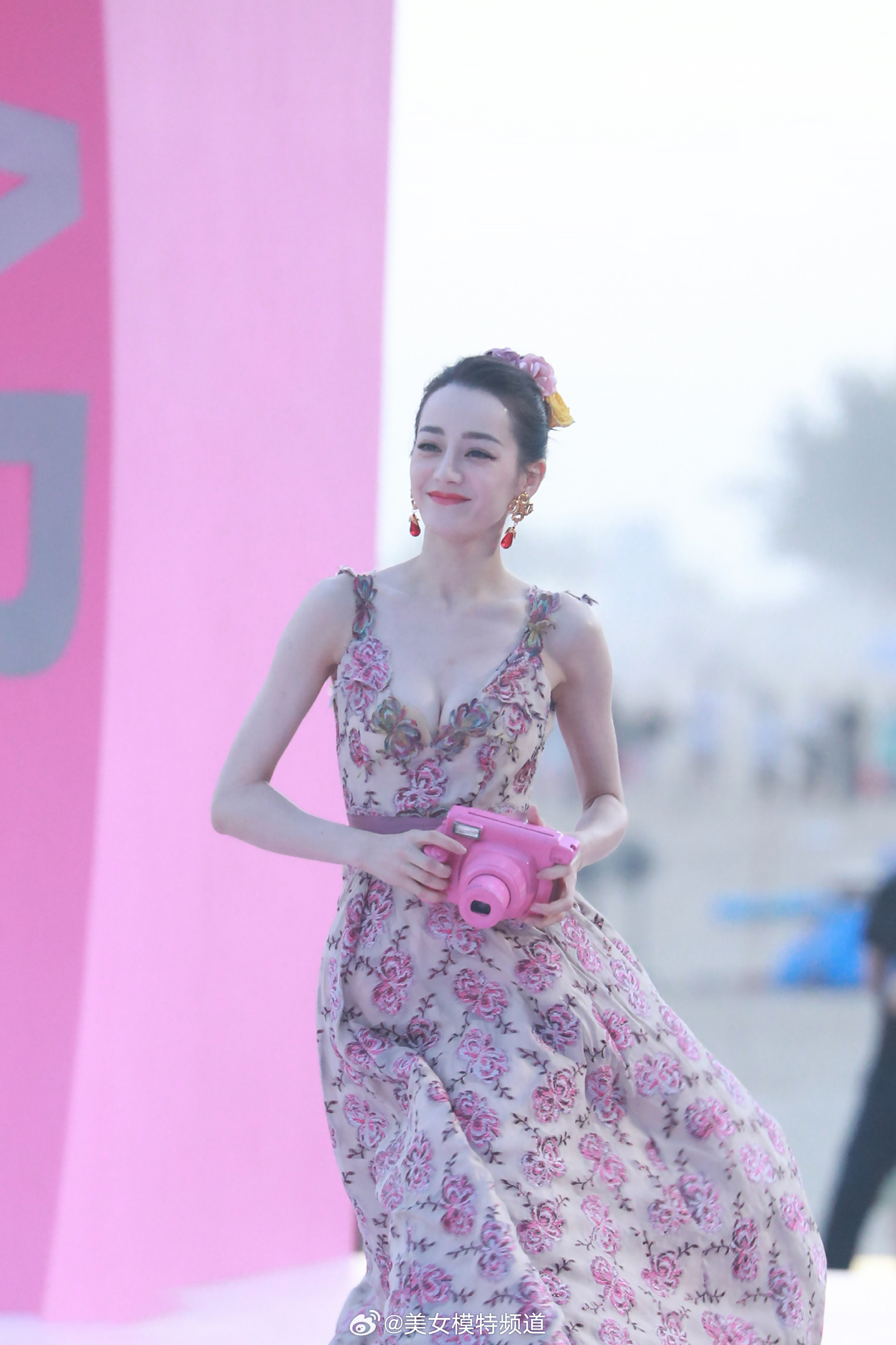 迪丽热巴盛典红毯现场