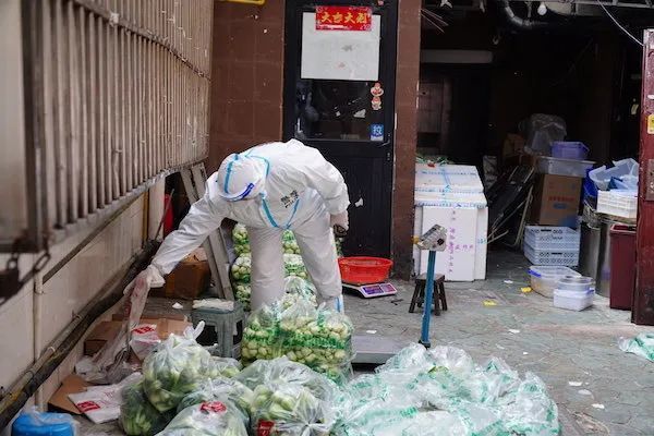 上海一男子大量囤菜,7天销售175万余元,获利150余万……警方通报休闲区蓝鸢梦想 - Www.slyday.coM 上海一男子大量囤菜,7天销售175万余元,获利150余万……警方通报休闲区蓝鸢梦想 - Www.slyday.coM