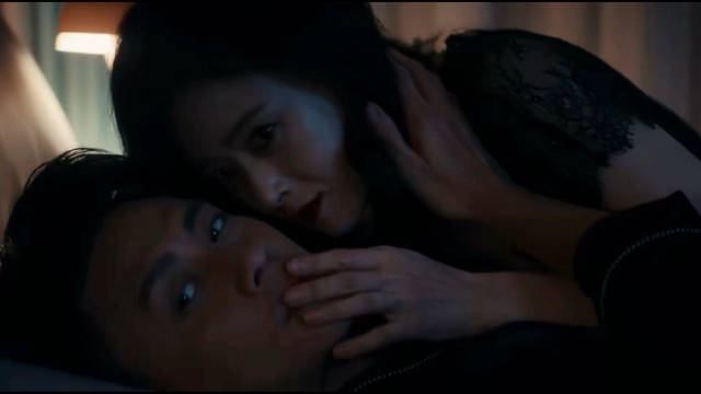 黄宗泽蒋欣演亲热戏引热议，与王珞丹同框画面吸睛