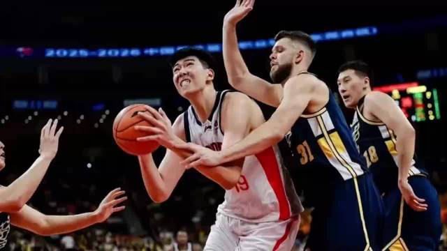 赴美征战NCAA能获300万刀合同？徐昕从广东弃子成为香饽饽｜议起复盘