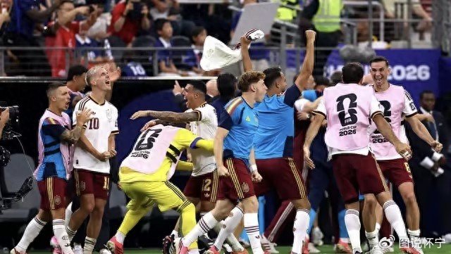 体系碾压巨星！西班牙2-0零封法国，罗德里中场锁死豪华锋线