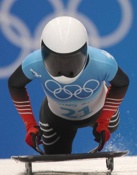 危险性高!头盔是钢架雪车运动员的另一面休闲区蓝鸢梦想 - Www.slyday.coM 危险性高!头盔是钢架雪车运动员的另一面休闲区蓝鸢梦想 - Www.slyday.coM