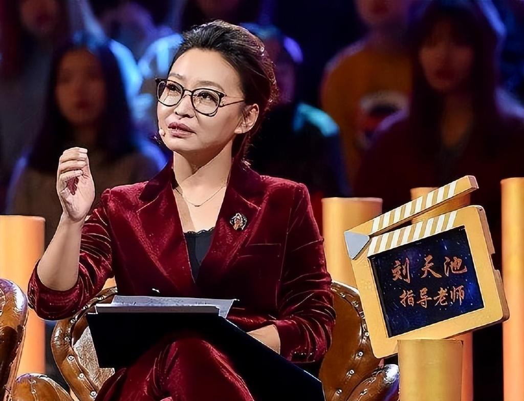表面是演员，实际是大学老师的6位明星，他们的学生占半个娱乐圈休闲区蓝鸢梦想 - Www.slyday.coM