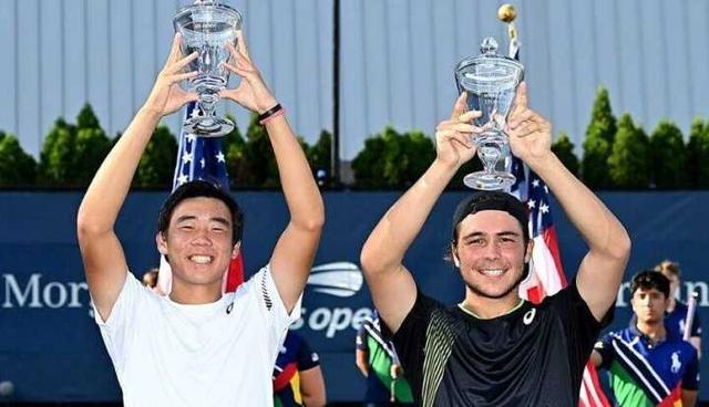 17岁小将美网青少年组男双夺冠,为中国香港获得首个大满贯男子冠军休闲区蓝鸢梦想 - Www.slyday.coM 17岁小将美网青少年组男双夺冠,为中国香港获得首个大满贯男子冠军休闲区蓝鸢梦想 - Www.slyday.coM