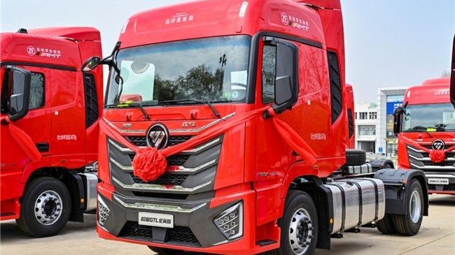 山东欧曼谛形象设计和化妆专业有啥区别呀?