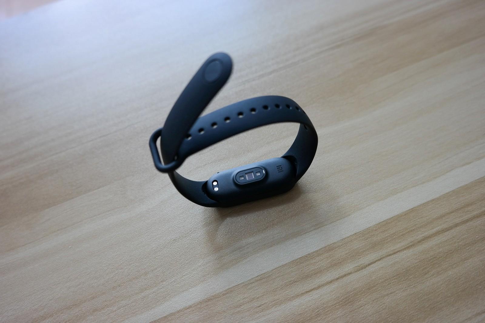 小米手环5 nfc版开箱上手!外观变化不大主要是硬件功能升级