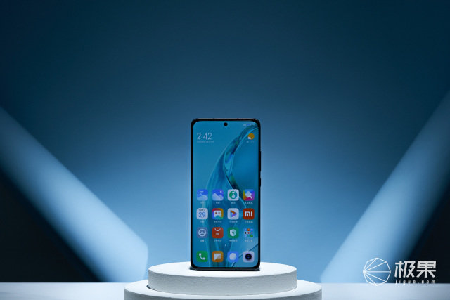 小米12X上手体验:绝佳体验+绝佳手感!这才是小屏手机该有的样子!休闲区蓝鸢梦想 - Www.slyday.coM 小米12X上手体验:绝佳体验+绝佳手感!这才是小屏手机该有的样子!休闲区蓝鸢梦想 - Www.slyday.coM